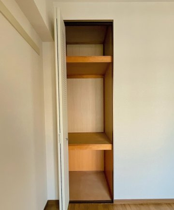 大阪市住之江区中加賀屋１丁目の賃貸マンションの収納