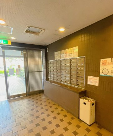 大阪市住之江区中加賀屋１丁目の賃貸マンションのロビー