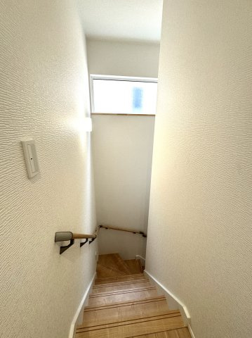 中央区長潟1丁目A棟　新築戸建の玄関|※同施工会社様の完成済物件です