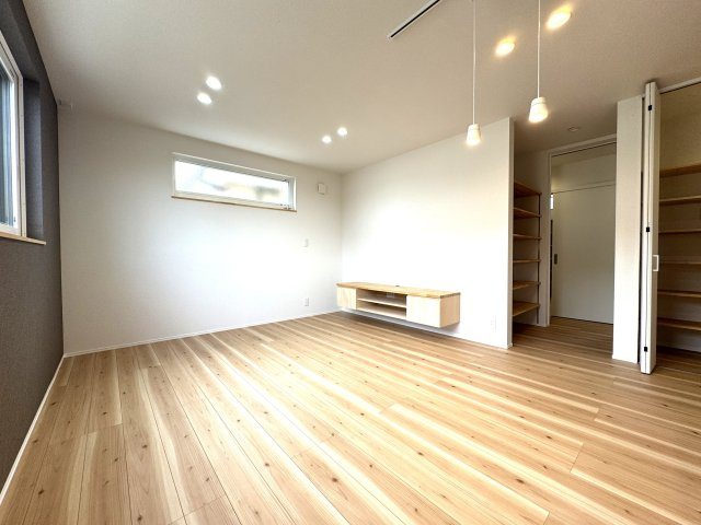 中央区長潟1丁目A棟　新築戸建の居間・リビング|※同施工会社様の完成済物件です