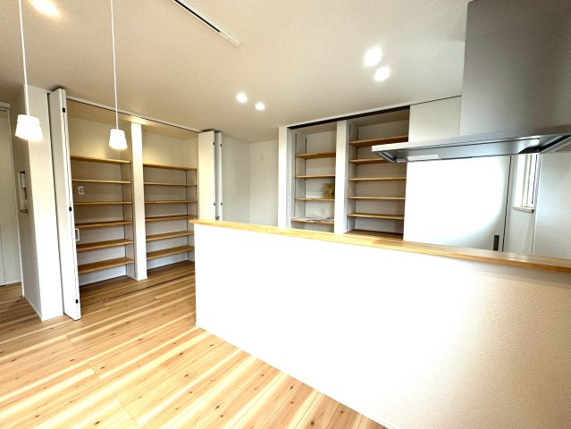 中央区長潟1丁目A棟　新築戸建の居間・リビング|※同施工会社様の完成済物件です