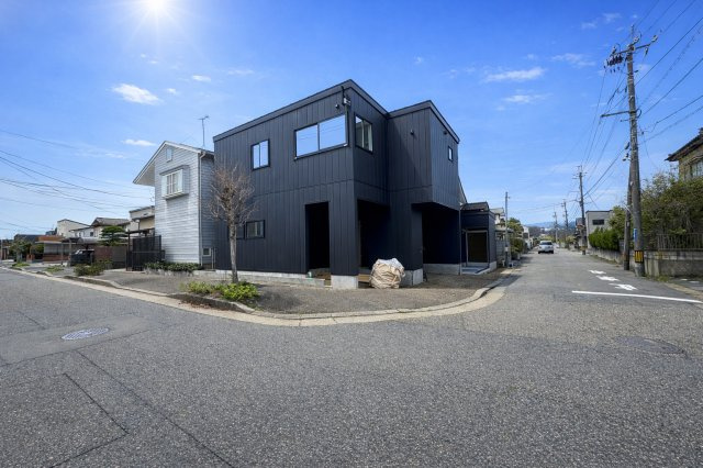 中央区長潟1丁目A棟　新築戸建の外観