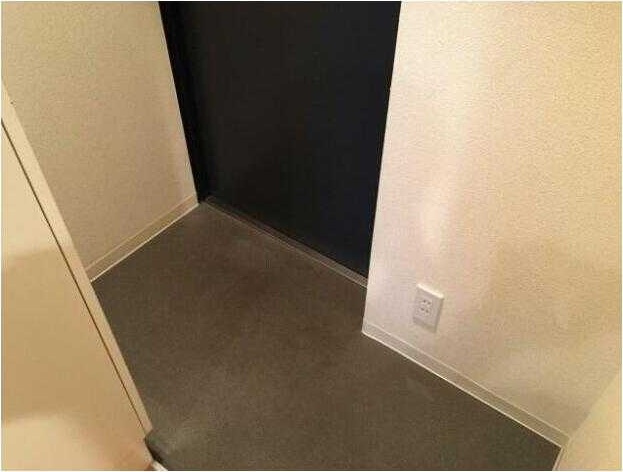 グレイスコート上野のエントランス