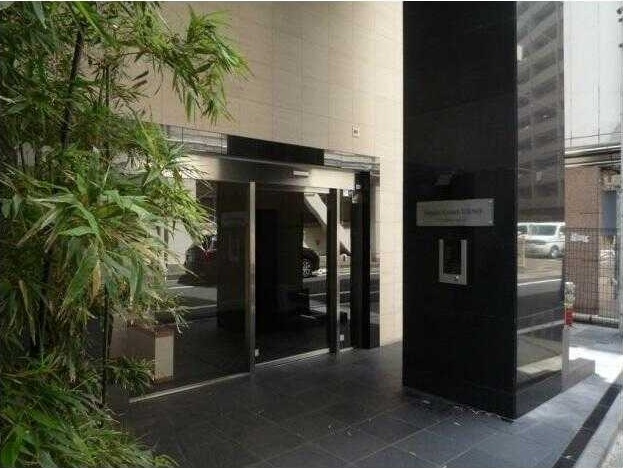 グレイスコート上野のエントランス