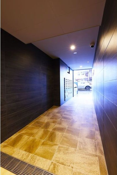 quador車道のエントランス