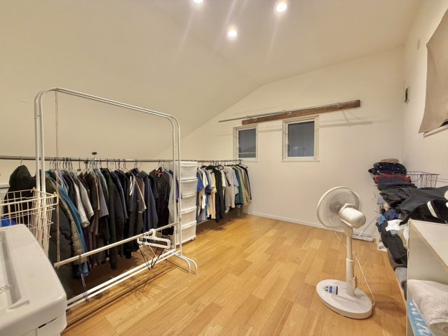 牛久市小坂町中古物件の洋室