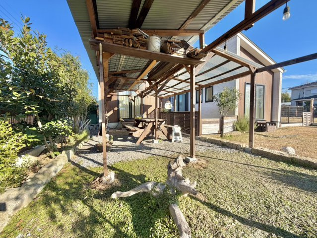 牛久市小坂町中古物件の庭