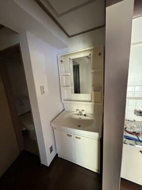 熊本市中央区出水２丁目の賃貸マンションの独立洗面台