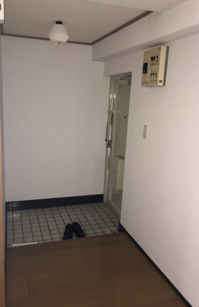 熊本市中央区出水２丁目の賃貸マンションの玄関
