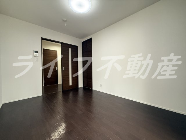 Y’ｓ放出　仲介手数料無料の居間・リビング|ゆったりとしたリビングです