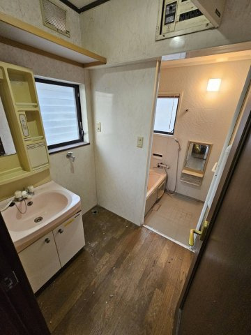 ◆南東向き３階建て５ＬＤＫ＆駐車スペース有り◆全居室収納付き◆山科区勧修寺西栗栖町◆の洗面所|洗面室