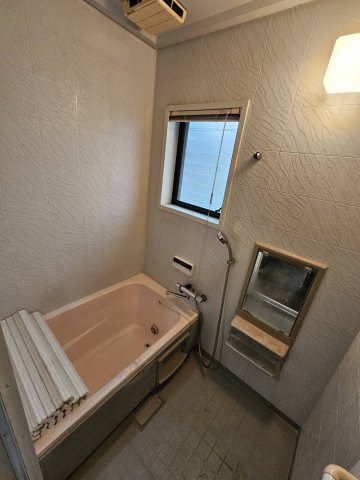 ◆南東向き３階建て５ＬＤＫ＆駐車スペース有り◆全居室収納付き◆山科区勧修寺西栗栖町◆の浴室|浴室