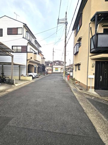 ◆南東向き３階建て５ＬＤＫ＆駐車スペース有り◆全居室収納付き◆山科区勧修寺西栗栖町◆の前面道路含む現地写真|前道