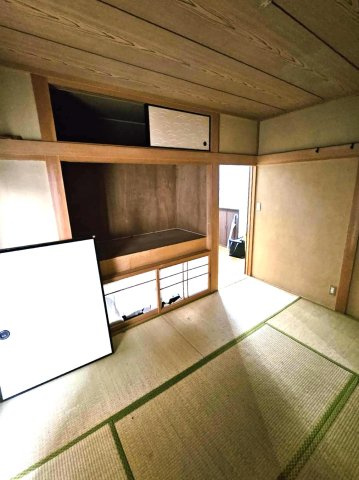 ◆南東向き３階建て５ＬＤＫ＆駐車スペース有り◆全居室収納付き◆山科区勧修寺西栗栖町◆の和室|１階和室