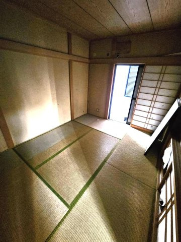 ◆南東向き３階建て５ＬＤＫ＆駐車スペース有り◆全居室収納付き◆山科区勧修寺西栗栖町◆の和室|１階和室