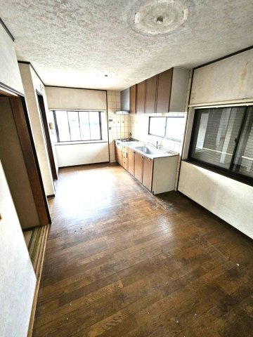 ◆南東向き３階建て５ＬＤＫ＆駐車スペース有り◆全居室収納付き◆山科区勧修寺西栗栖町◆の居間・リビング|リビング