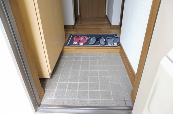 プロヴァンスⅡの玄関|落ち着いた玄関です※同タイプのお部屋になります。