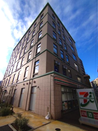 川口三栄ビルの外観