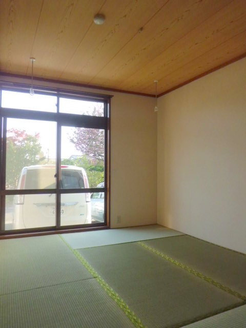 シティハイム　ウェルネスＣの和室|南向きの明るい和室６帖