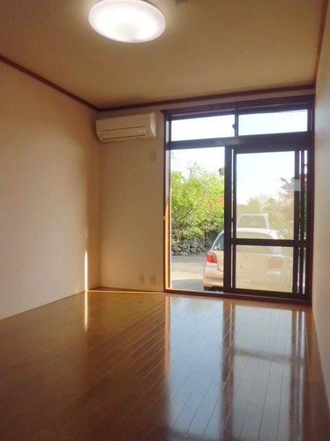 シティハイム　ウェルネスＣの洋室|南向きの明るい洋室６帖