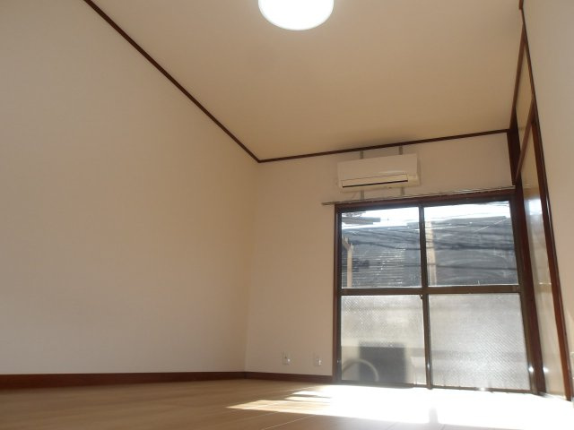 アームハイツの洋室