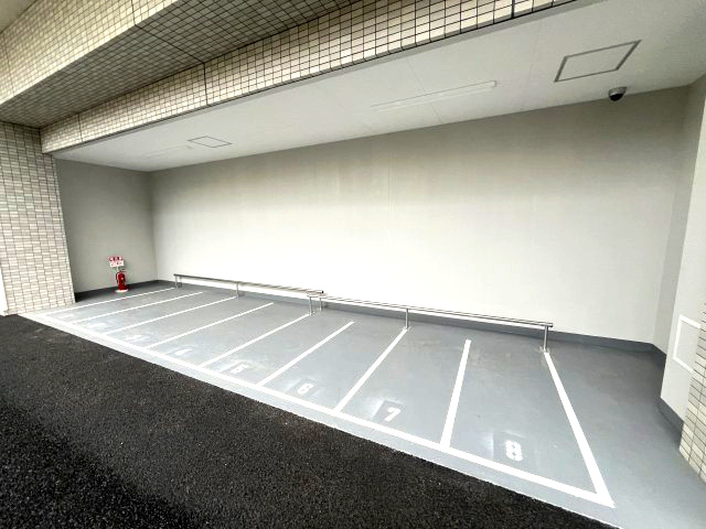 プレジオ三国ASIANの駐車場