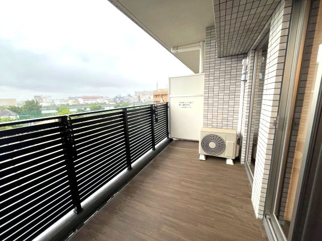 プレジオ三国ASIANのバルコニー