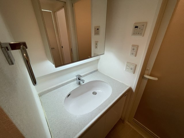 クロスレジデンス大阪新町の洗面所