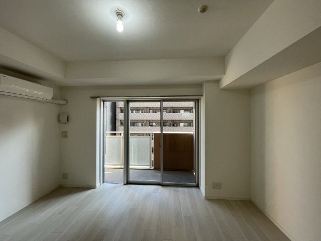 クロスレジデンス大阪新町の洋室