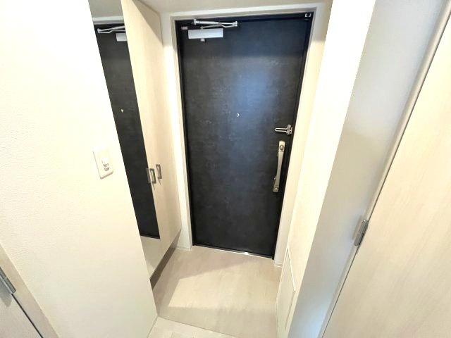 Alivis緑橋の玄関