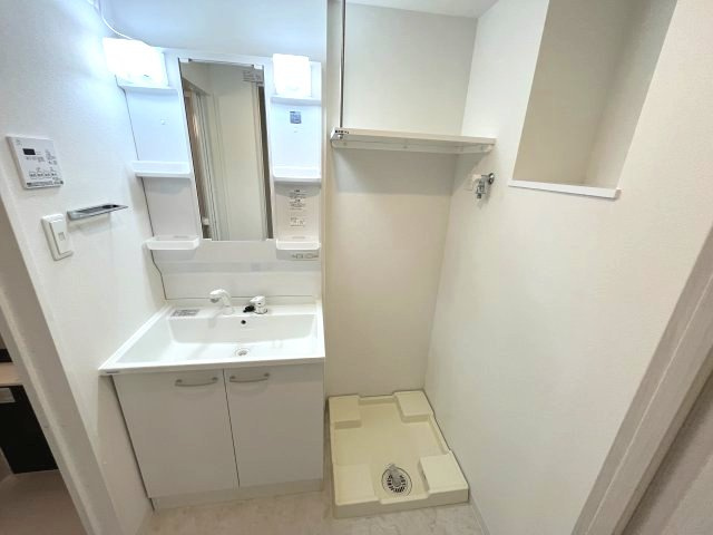 Alivis緑橋の洗面所