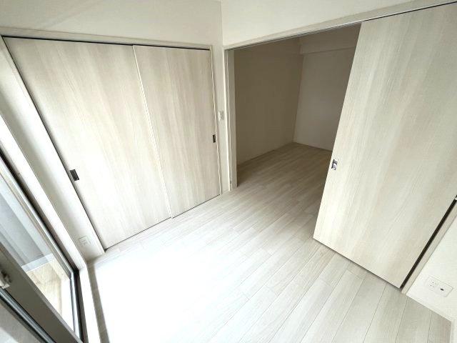 Alivis緑橋の洋室