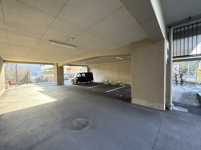 ライオンズマンション姫路西今宿の駐車場