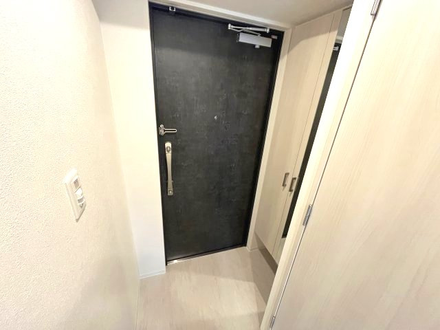 Alivis緑橋の玄関