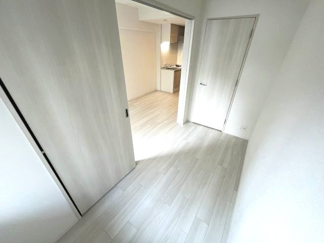 Alivis緑橋の洋室
