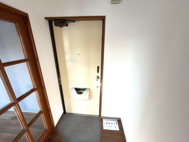 太子橋駅前ハイツⅡの玄関