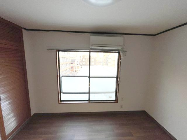 太子橋駅前ハイツⅡの洋室