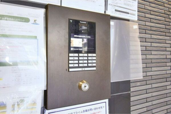 エスリード新栄プライムのエントランス