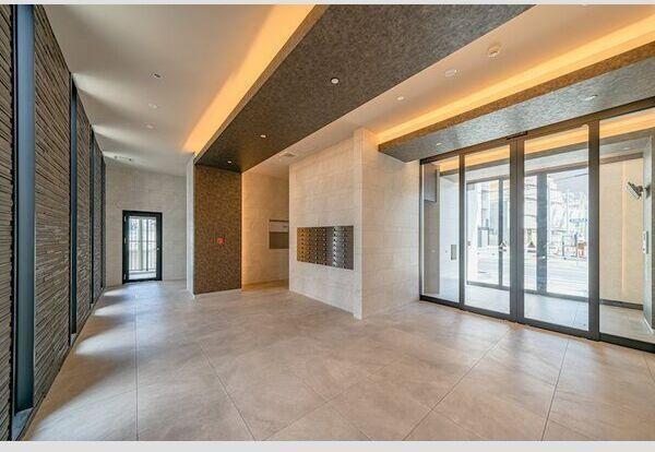 エスリード大須観音プリモのエントランス