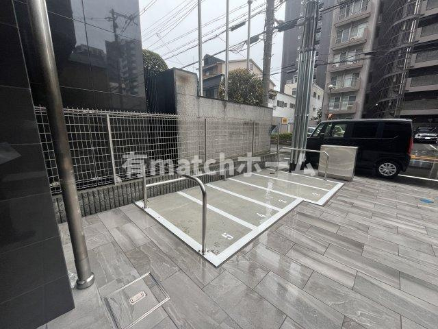 セレニテフラン谷町四丁目の駐車場