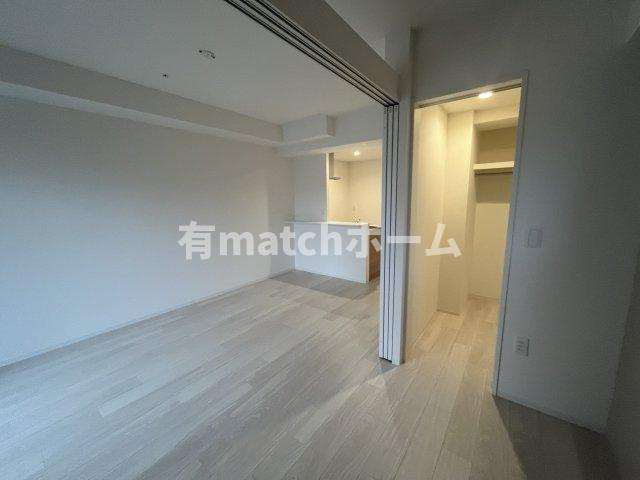 セレニテフラン谷町四丁目の洋室