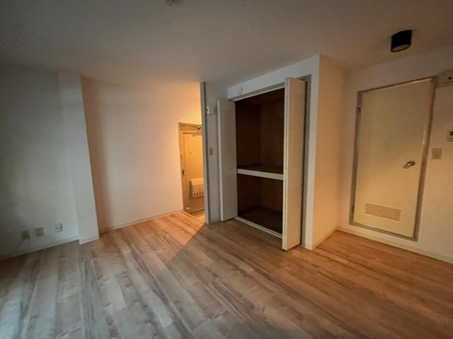 ベストレジデンス寝屋川の居間・リビング