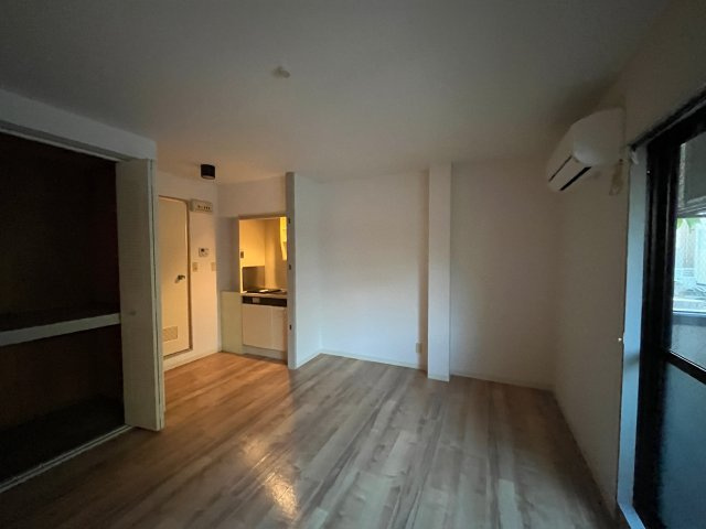 ベストレジデンス寝屋川の居間・リビング