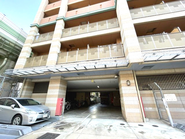 マスターズレジデンスドウトンボリの駐車場