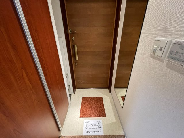 マスターズレジデンスドウトンボリの玄関