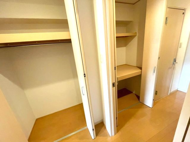 アンジェリーク磐船の収納|同建物反転タイプを表示しています