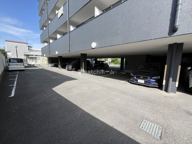 アンジェリーク磐船の駐車場