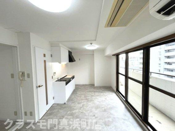 サムティ新大阪WESTの居間・リビング|(参考)同マンション同間取り他部屋の写真