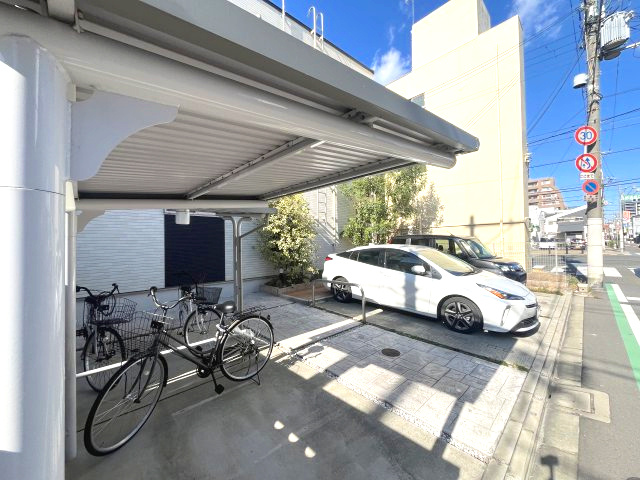 カンツォーネの駐車場