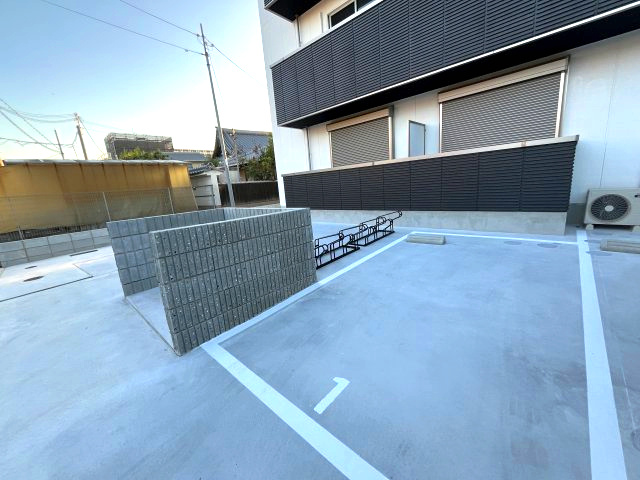 GARDENIA茨木の駐車場